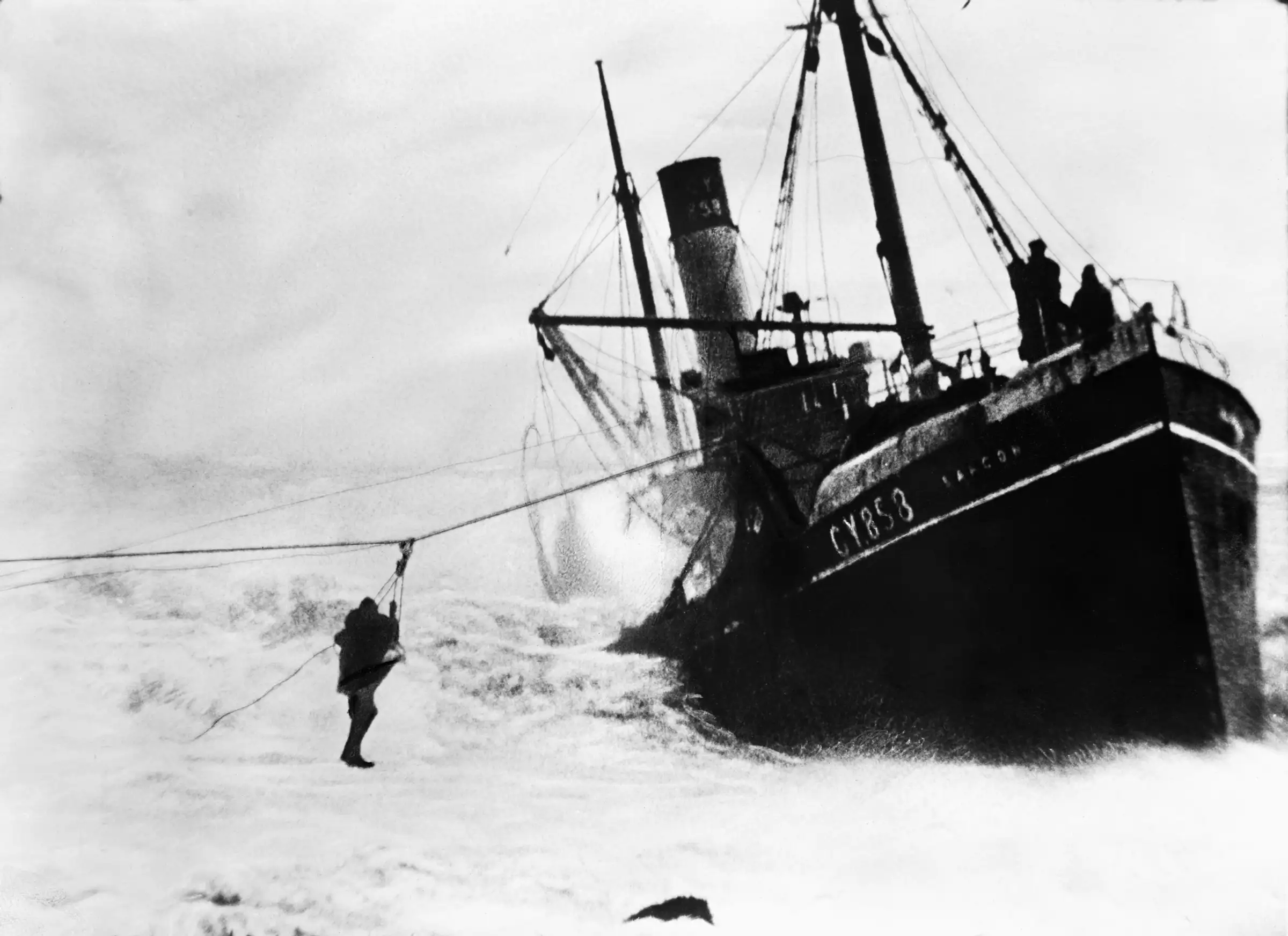 Rescue at Látrabjarg connected to the Dhoon wreck