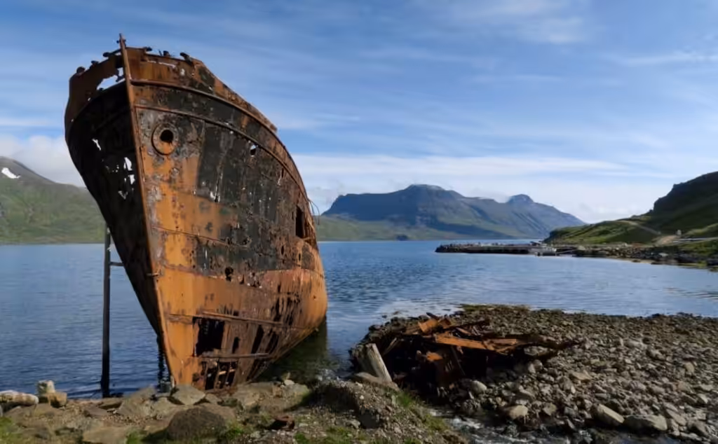 Ship Accidents on Icelandic Shores, 1925–2025