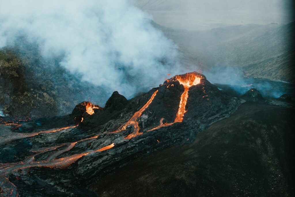 Bárðarbunga earthquake — The sequence of aftershocks — roughly two dozen by early morning — is typical…