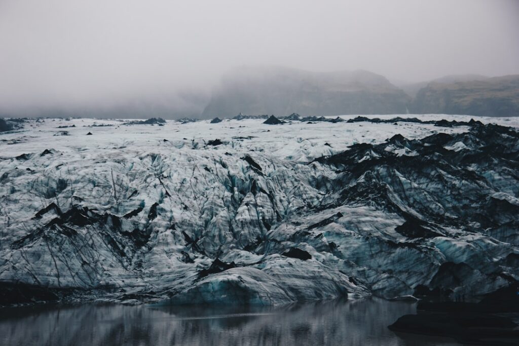 iceland camping — Guy lines are essential.
