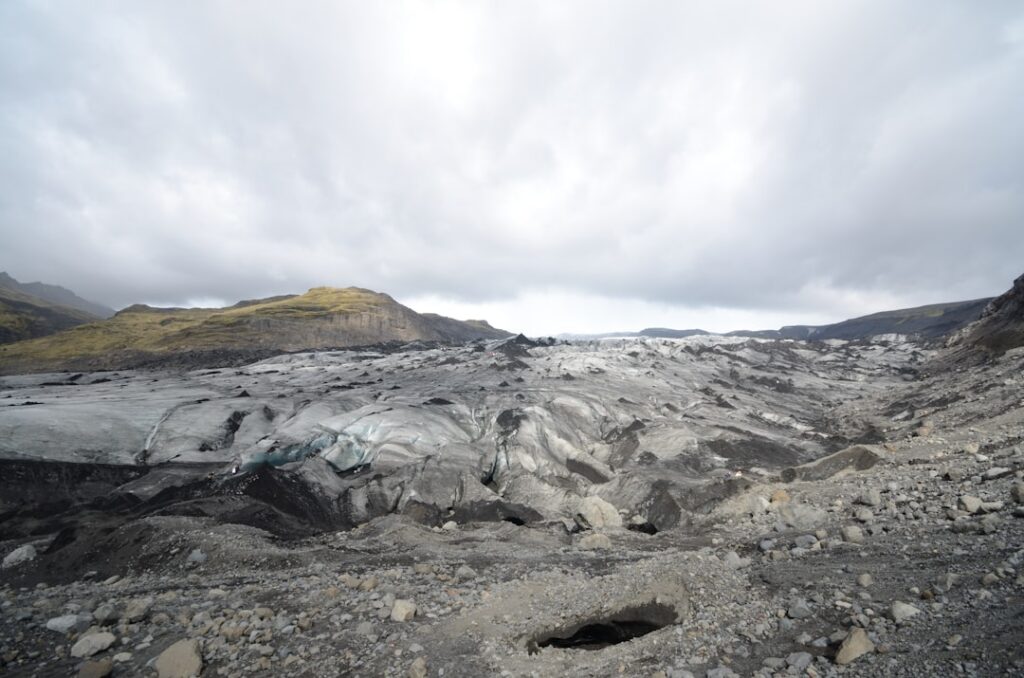Hofsjökull ice cave — The Icelandic Met Office — known in Icelandic as Veðurstofa Íslands — issued…