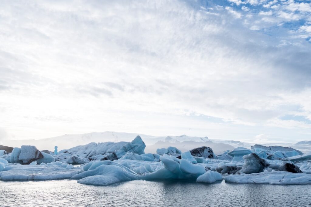 Hofsjökull ice cave gas — The Icelandic Meteorological Office (Veðurstofa Íslands) monitors volcanic and…