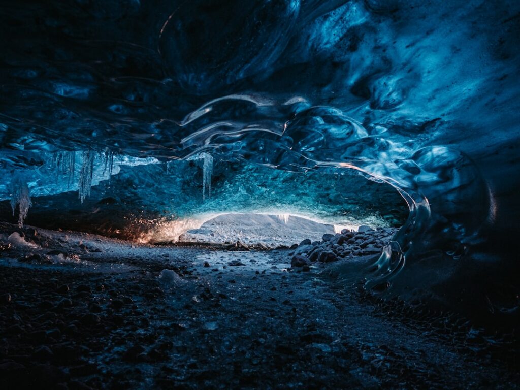 glaciers in Iceland — The Met Office, known in Icelandic as Veðurstofa Íslands, monitors glacial mass…