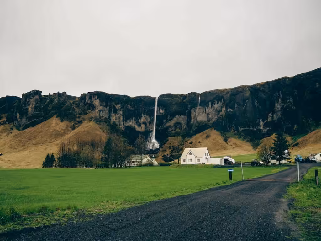 Hítardalur landslide — The Icelandic Met Office, known in Icelandic as Veðurstofan, monitors…
