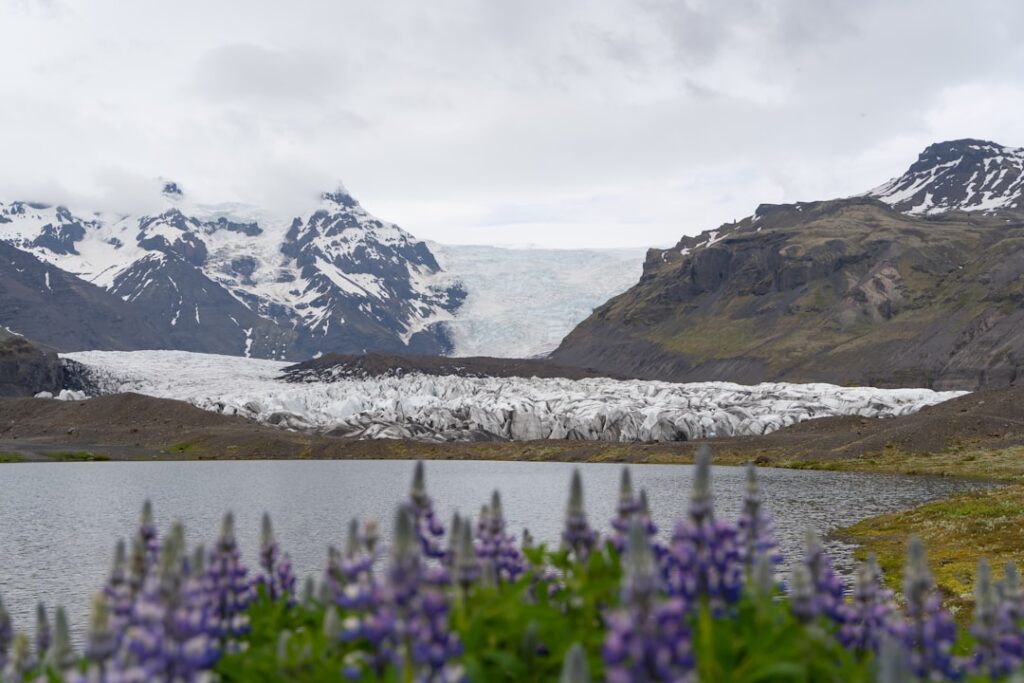 Dyngjujökull weather station — Dyngjujökull is a glacier outlet of Vatnajökull, the largest ice cap in Iceland…