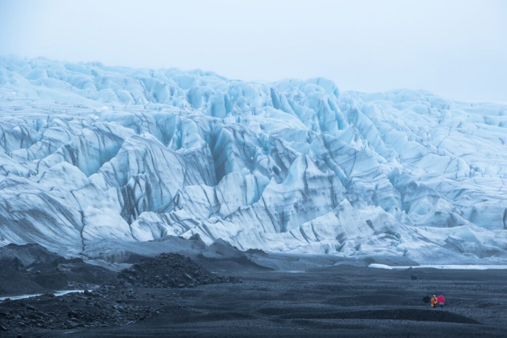 Öræfajökull seismic stations — Denser networks allow scientists to detect smaller events, refine hypocentre…