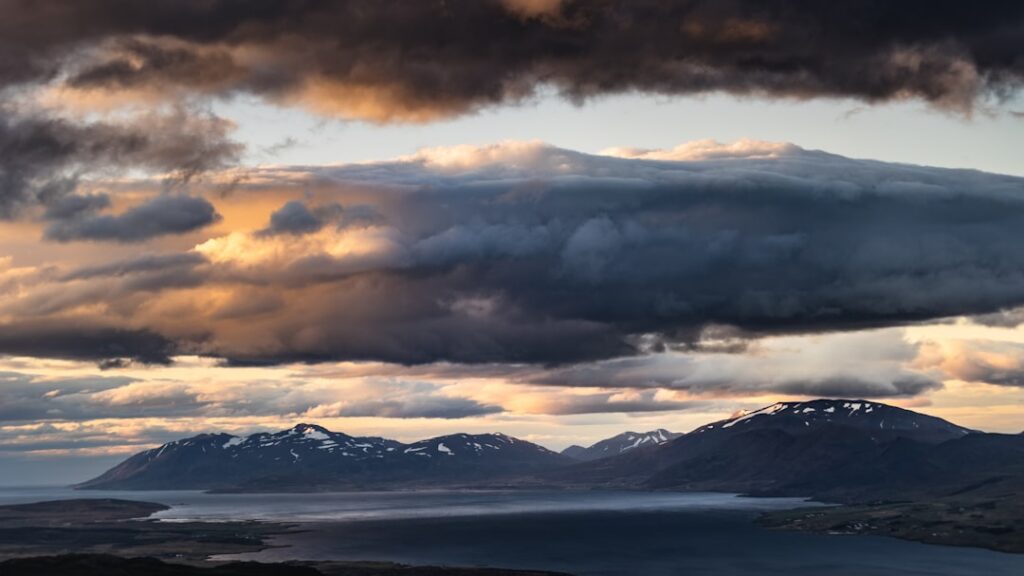 Icelandic Met Office website — The country's civil protection authorities coordinate directly with Veðurstofa…