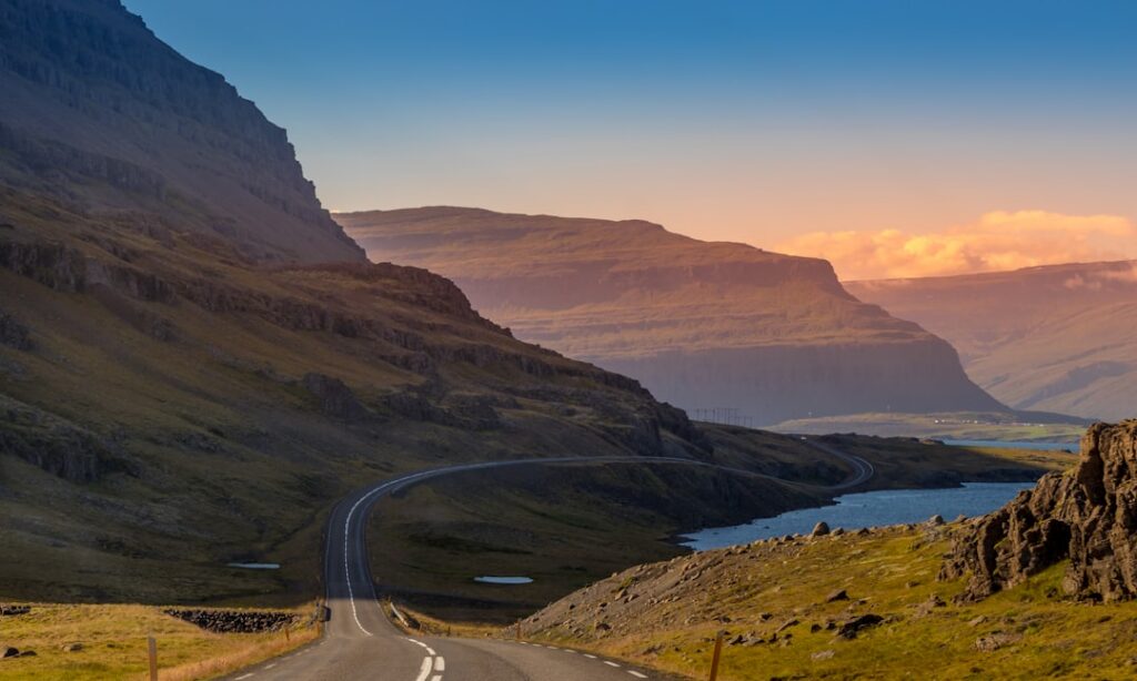 Iceland road traffic — Construction works ongoing on stretches of the greater Reykjavík road network…
